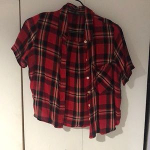 Cropped plaid shirt